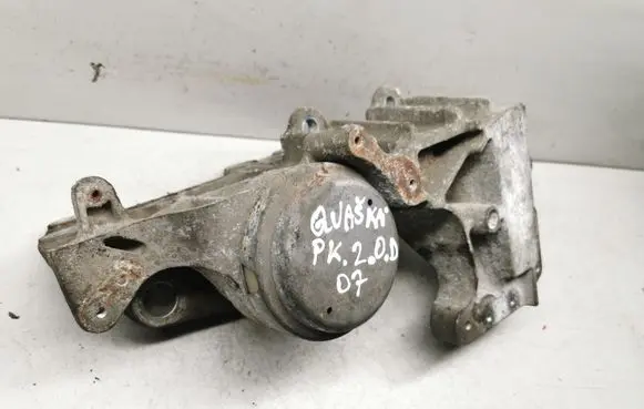 Nissan Qashqai Engine mount bracket