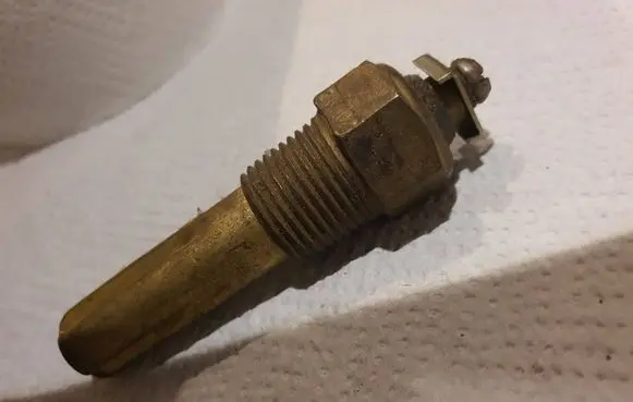 GAZ 24-10 Coolant temperature sensor TM102