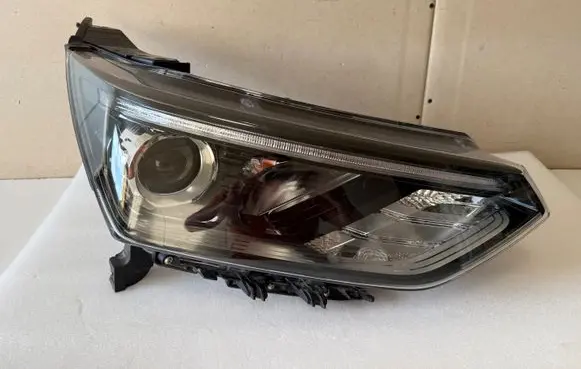 SsangYong Korando Headlight/headlamp 8310237101 1011500620 212290854
