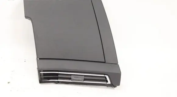 Volkswagen Golf VIII Dash center air vent grill 5H1858365A