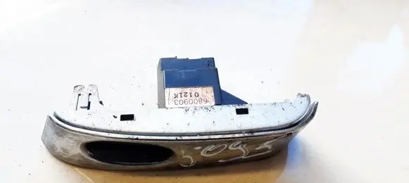 Steering wheel buttons/switches