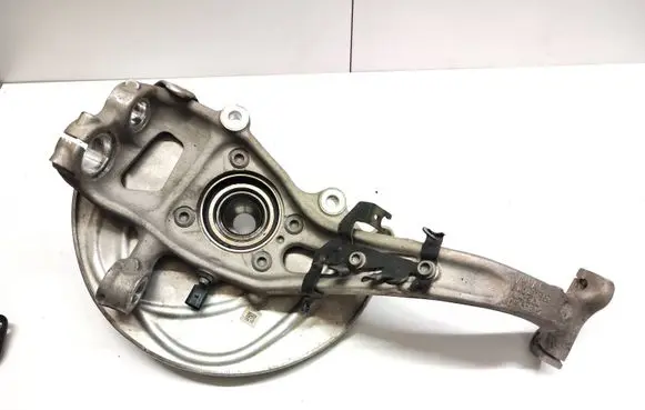 Audi A4 S4 B9 Front wheel hub 8W0407559 8W0407241F