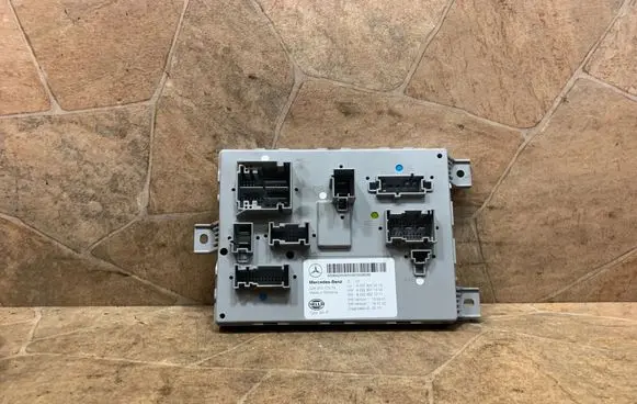 Mercedes-Benz C W205 Central body control module A2229011203