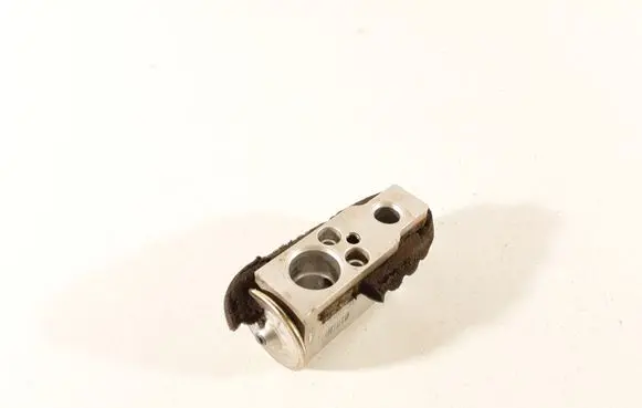 Toyota Verso Air conditioning (A/C) expansion valve DT4475003070