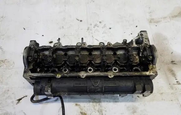 Nissan Qashqai Engine head 