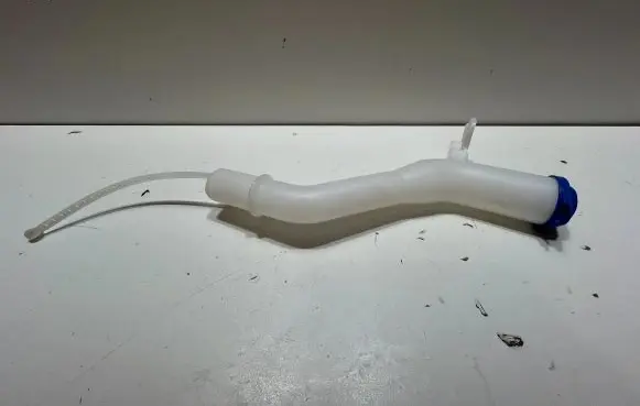 Hyundai Accent Window washer liquid tank fill tube 986621E000 98662-1E000