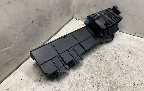 BMW 5 E60 E61 Fuse module 6114695733002