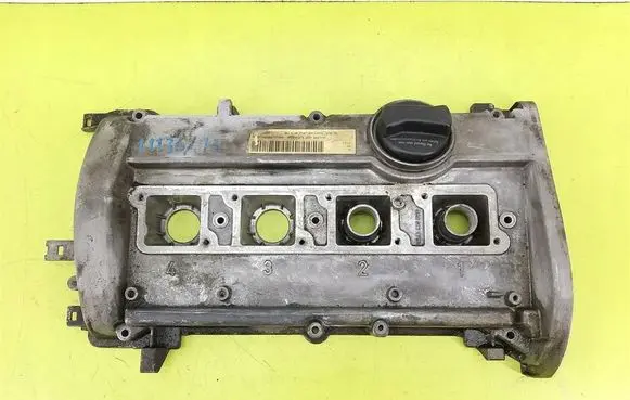 Audi A4 S4 B5 8D Rocker cam cover 058103475G