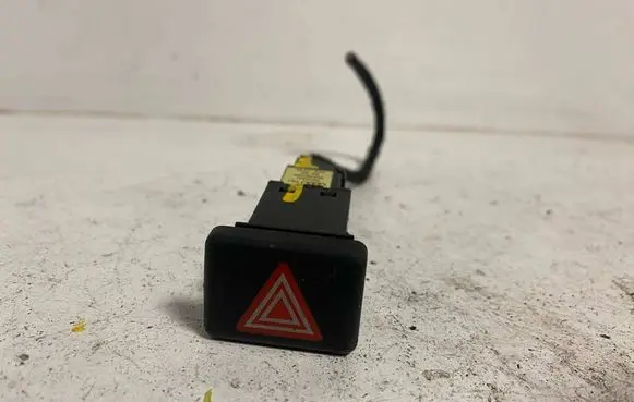 Audi A4 S4 B7 8E 8H Hazard light switch 8E0941509