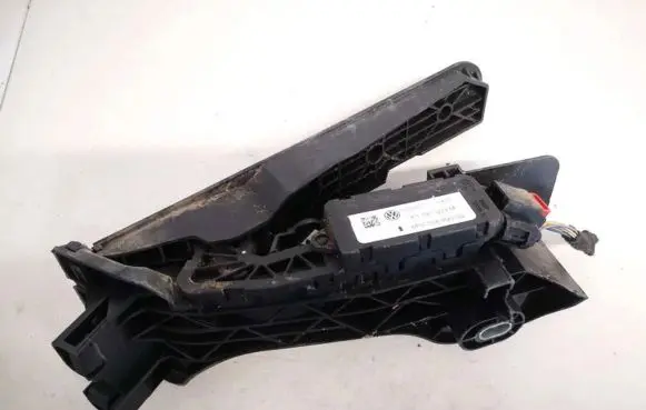 Volkswagen Golf Plus Accelerator throttle pedal 1k1721503m