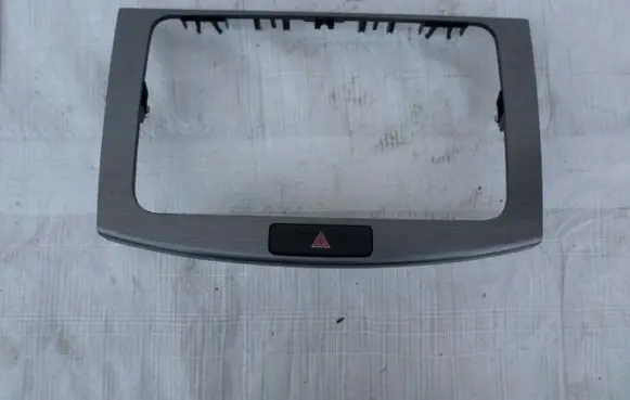 Volkswagen PASSAT B7 Radio/GPS head unit trim 3AA858069H