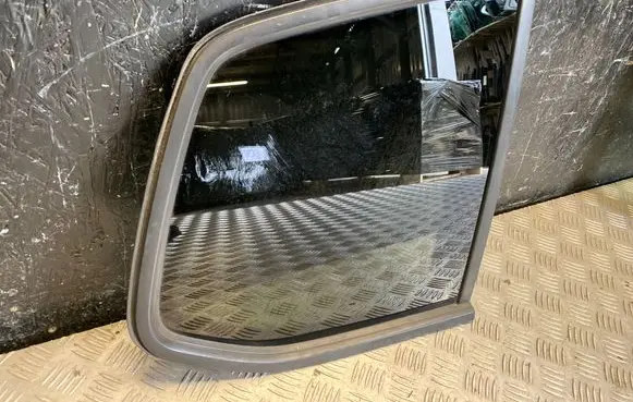 Volkswagen Touran III Rear door window/glass frame 5TA845042