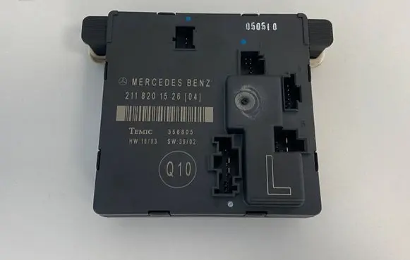 Mercedes-Benz E W211 Door control unit/module 2118201526 356805