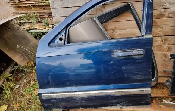 Jeep Grand Cherokee (WK) Front door NOCODE