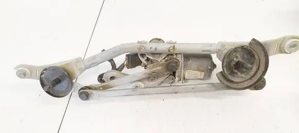 Nissan Juke I F15 Front wiper linkage and motor