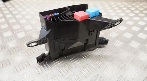 Toyota Highlander XU70 Fuse module