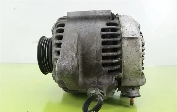 Toyota Yaris Generator/alternator 2706021030