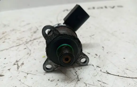 Mercedes-Benz E W211 Fuel pressure sensor 0928400604
