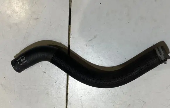 Ford Mustang VI Engine coolant pipe/hose FR338B274AD