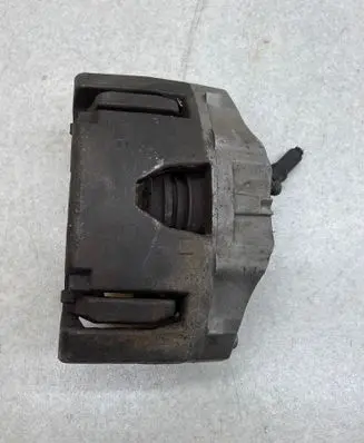 Volvo XC90 Front brake caliper 30657307