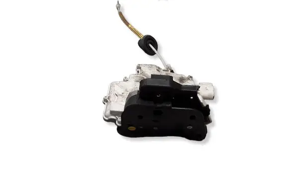 Audi A3 S3 8P Front door lock 