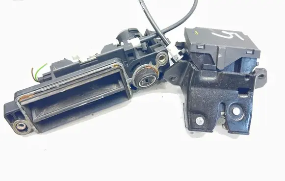Mercedes-Benz E W211 Loading door lock A1717500085