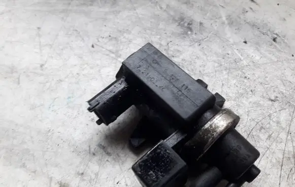 Vacuum valve