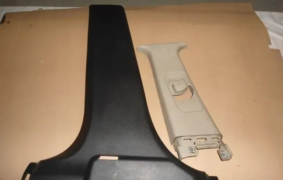 KIA Carens III Centre console side trim front 