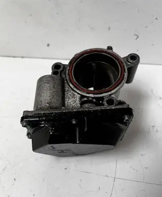 Volkswagen Tiguan Throttle valve 03L128063T