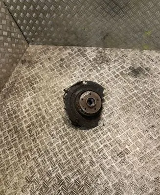 Mercedes-Benz ML W163 Rear wheel hub 1633500208 A1633500208