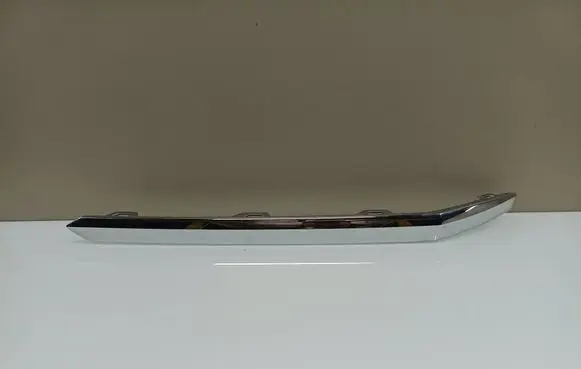 Volkswagen Touareg III Front bumper splitter molding 760853253