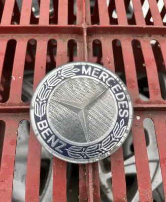 Mercedes-Benz E W212 Original wheel cap A1704000025