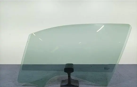 Opel Ampera Front door window glass four-door 