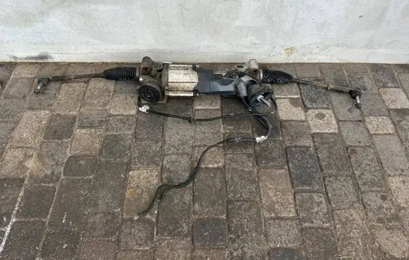 Opel Zafira C Steering rack 7805501619