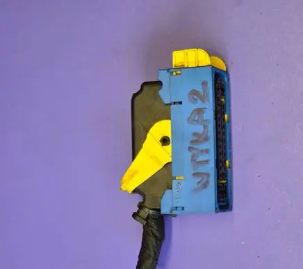 Renault Scenic III - Grand scenic III ABS module connector plug 476607984R 95CT2AAY2