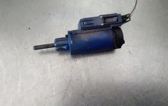 Audi A4 S4 B6 8E 8H Brake pedal sensor switch 8E0927189 19322005