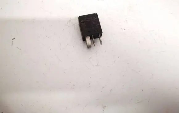 Volkswagen PASSAT B6 Other relay 7M0951253C 95VW10K705EA