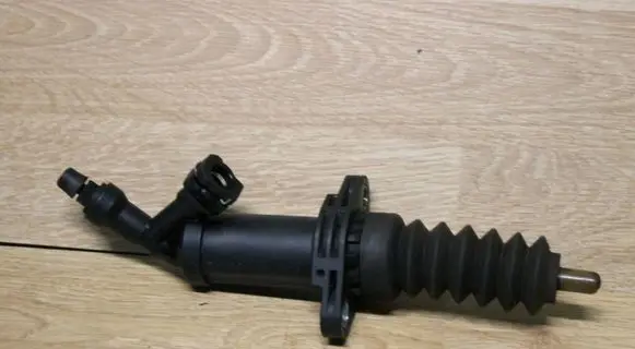 BMW 3 E90 E91 Clutch master cylinder 6775872