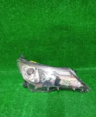 Toyota RAV 4 (XA40) Headlight/headlamp