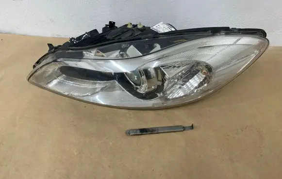 Volvo C30 Headlight/headlamp 31299820