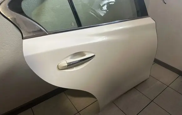Infiniti Q50 Rear door
