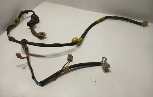 Toyota Land Cruiser (BJ70) Front door wiring loom