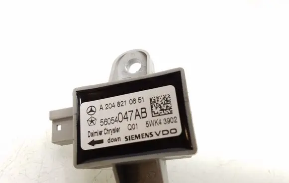 Mercedes-Benz C W204 Airbag deployment crash/impact sensor A2048210651 56054047AB