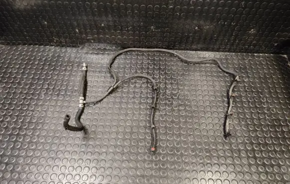 Volkswagen Touareg II Fuel return line/hose 