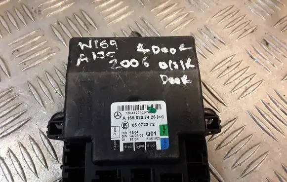 Mercedes-Benz A W169 Door control unit/module 1698207426 A1698207426