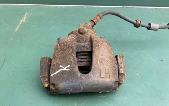 Volvo V50 Front brake caliper 36000731