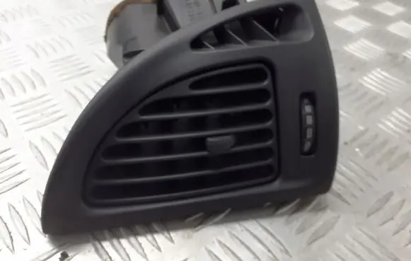 Citroen C5 Dashboard side air vent grill/cover trim 963261667A