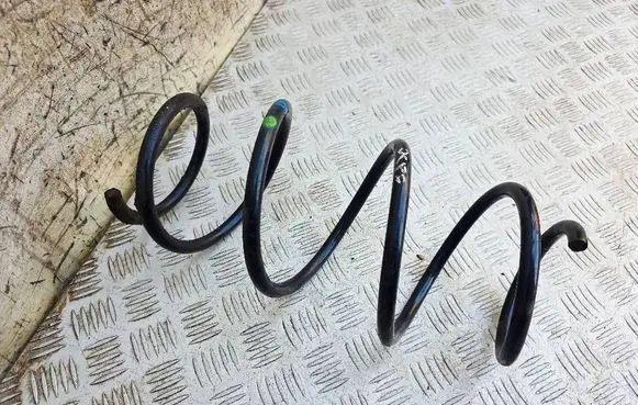 Toyota Auris E180 Front coil spring 