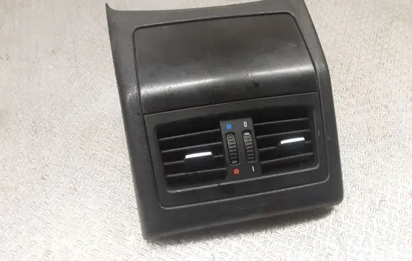 BMW 3 E90 E91 Rear air vent grill 6932023 6932024