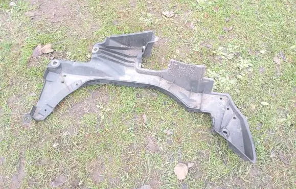 Toyota Prius (XW50) Side bottom protection 5839047010